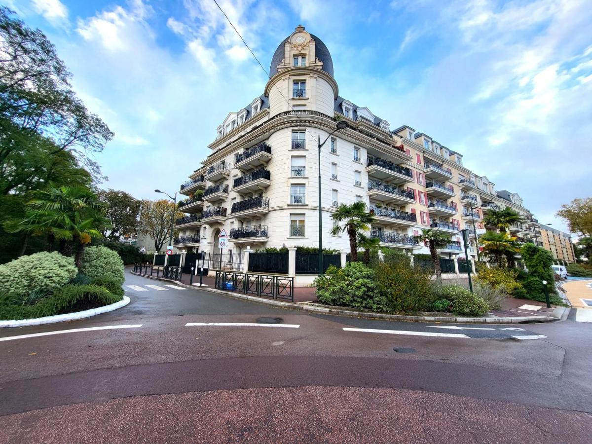 Apartamento Le Monumental Le Plessis-Robinson Exterior foto